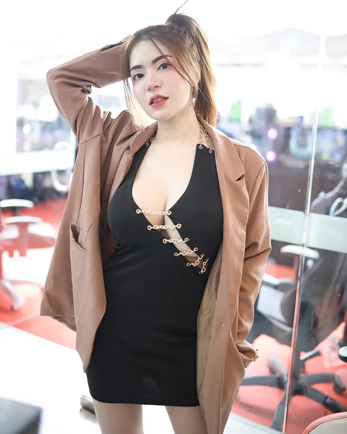 LookBaz Channel เน็ตไอดอล