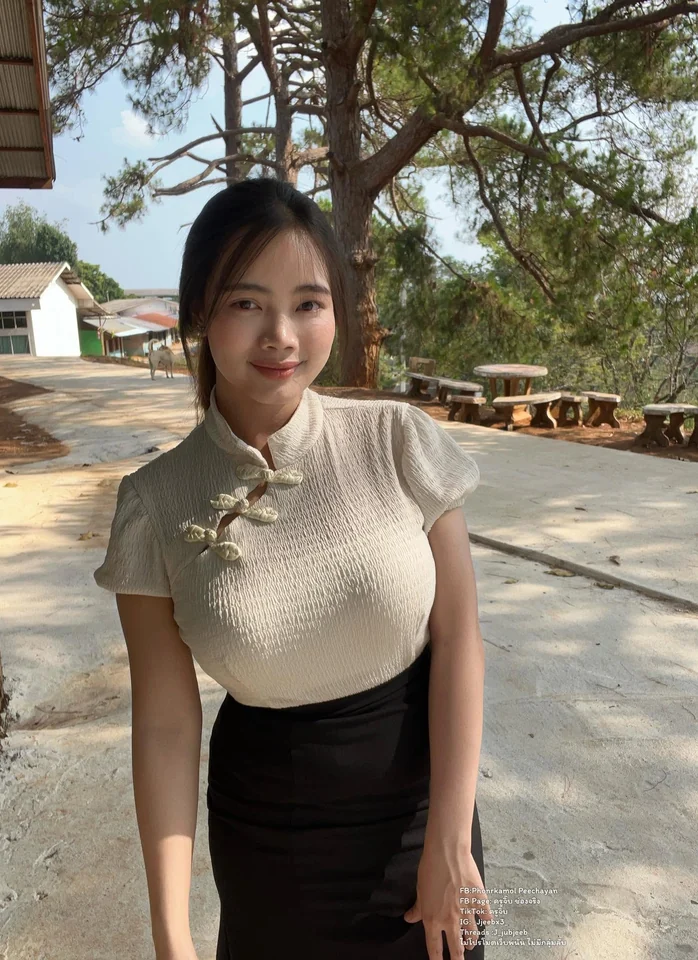 ครูจิ๊บ นางแบบสาว